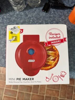 Dash Mini Pie Maker in Red - Personal Pie Maker